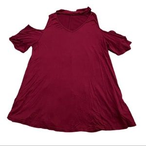 !! 3 for $10!! Threads studio maroon t-shirt